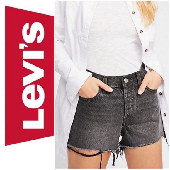 Levi's Pants - Levi's Black Wedgie Denim Shorts Size 29